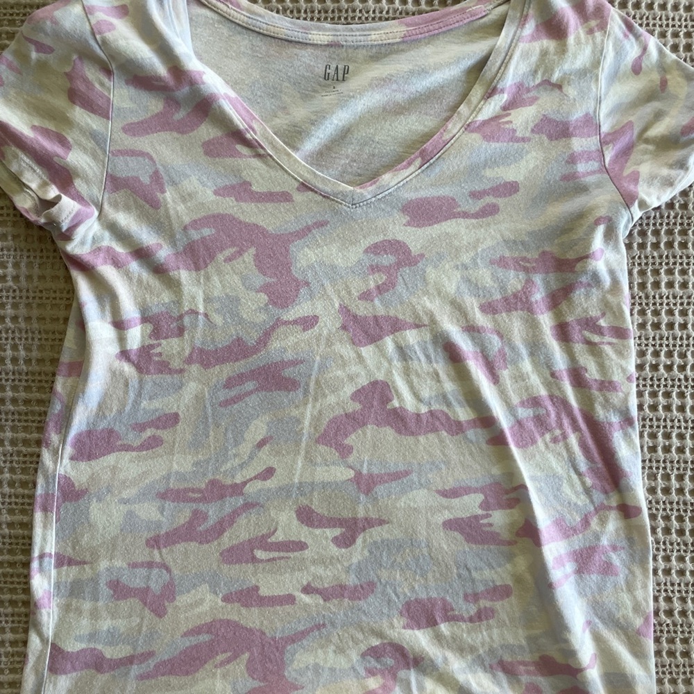 GAP Pink and Cream Camouflage T-Shirt